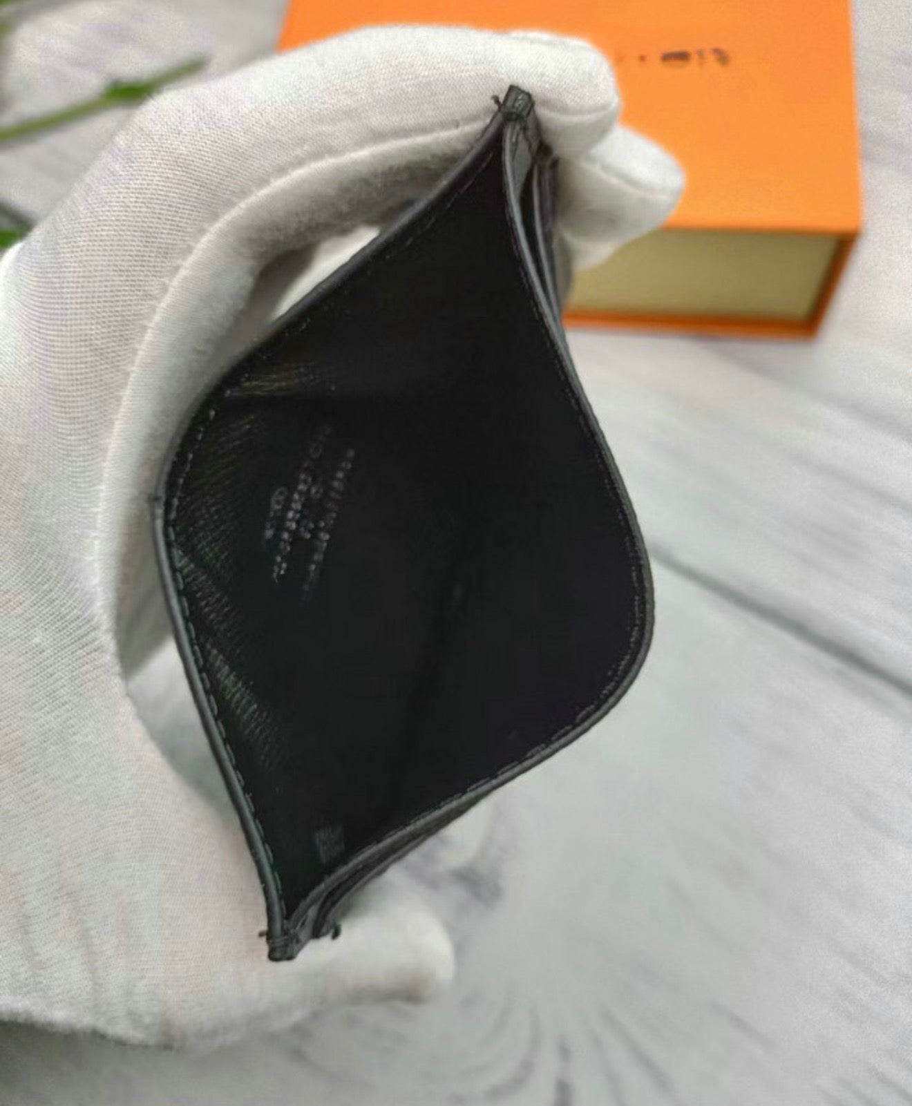 Portacarte modello LVLV