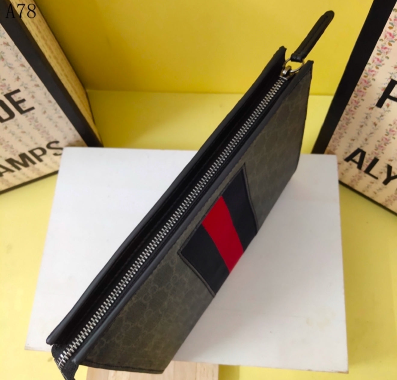 Pochette suprem