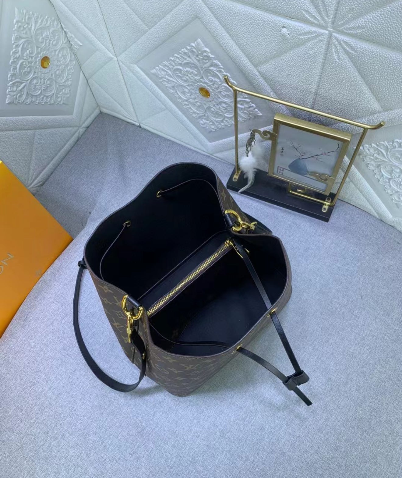 Borsa Neo
