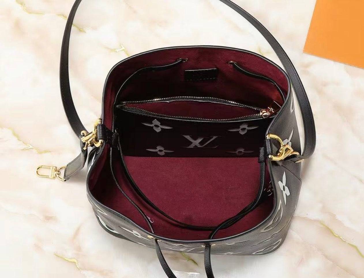 Borsa modello Neonoe