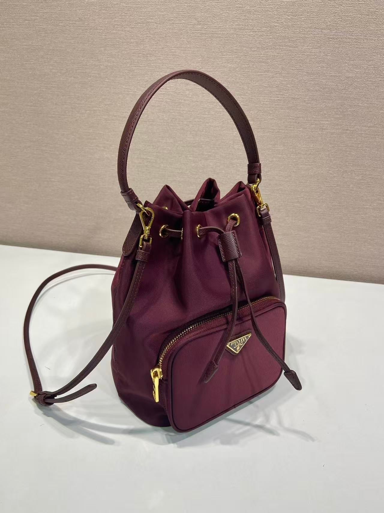 Borsa modello pouch