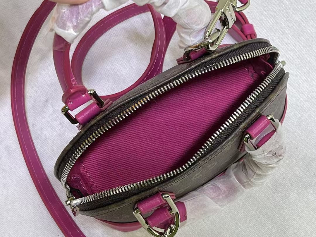 Borsa modello Nano Alm