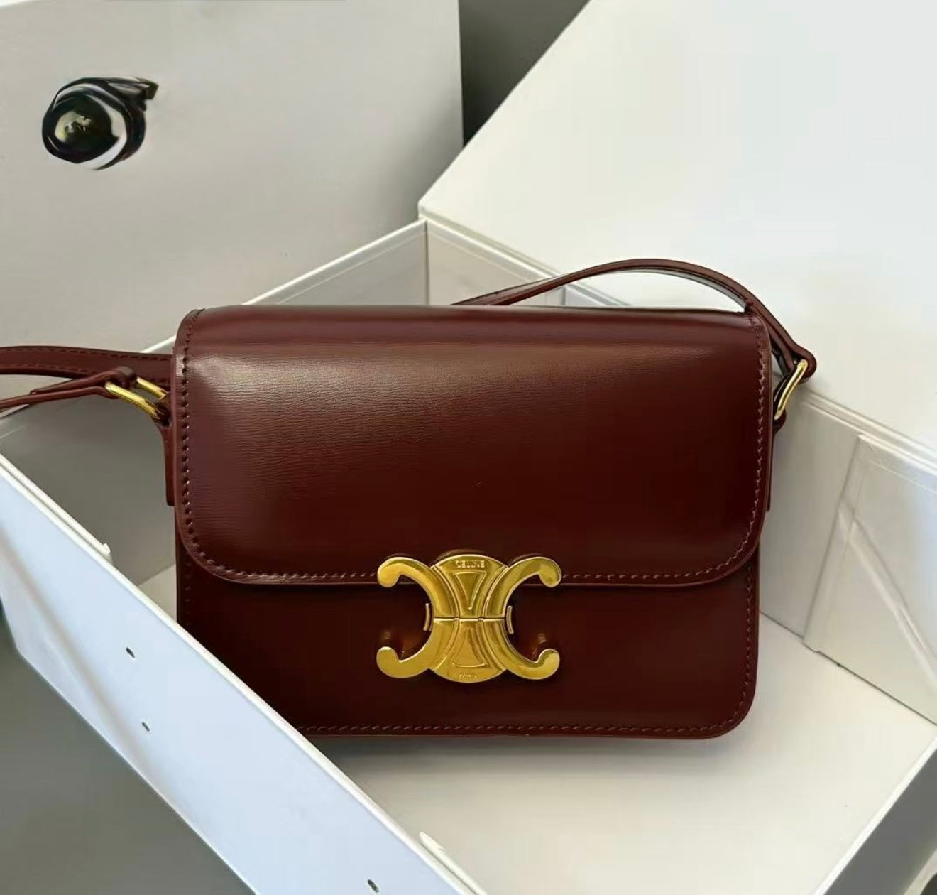 Borsa triompe