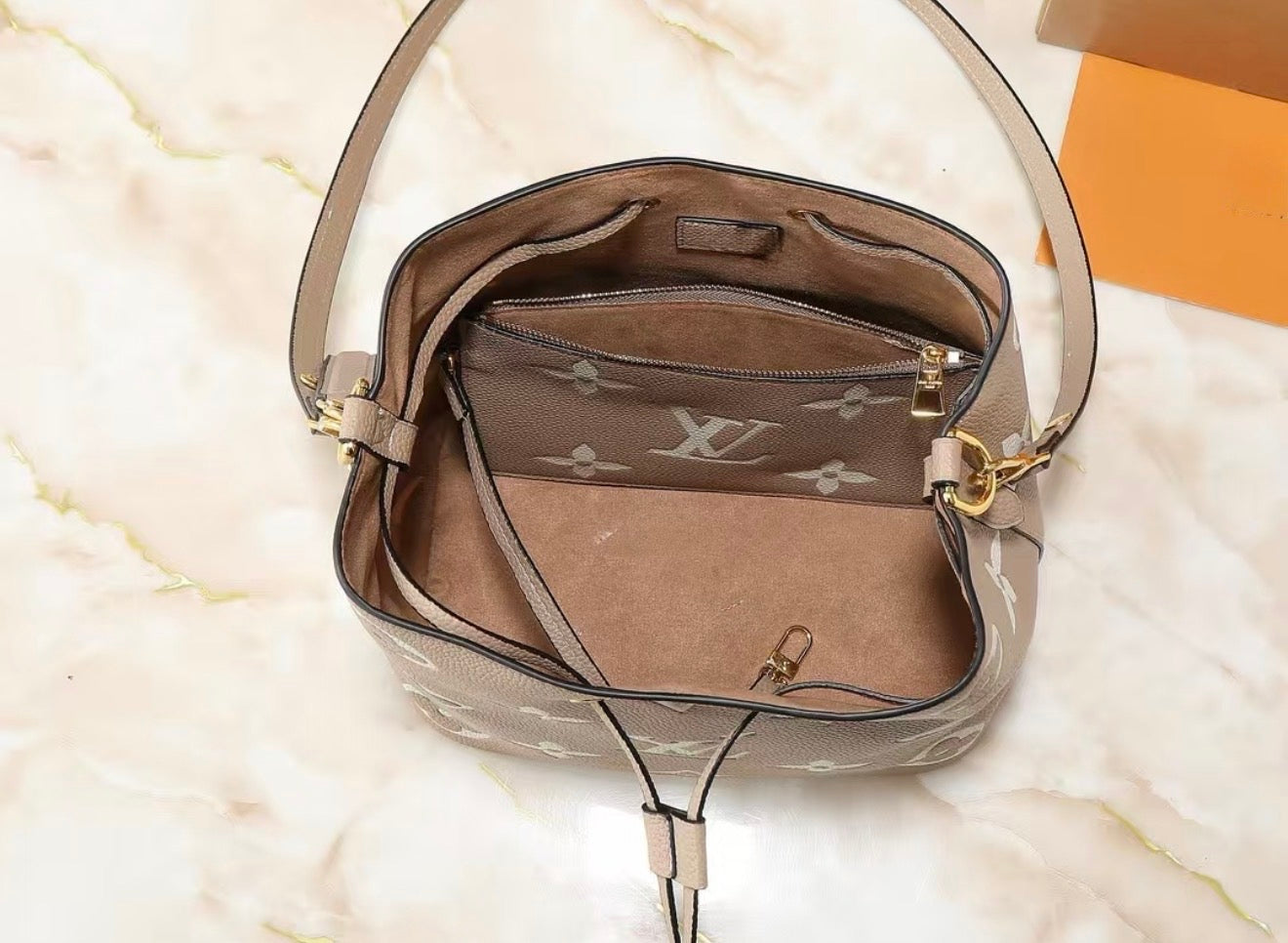 Borsa modello Neonoe