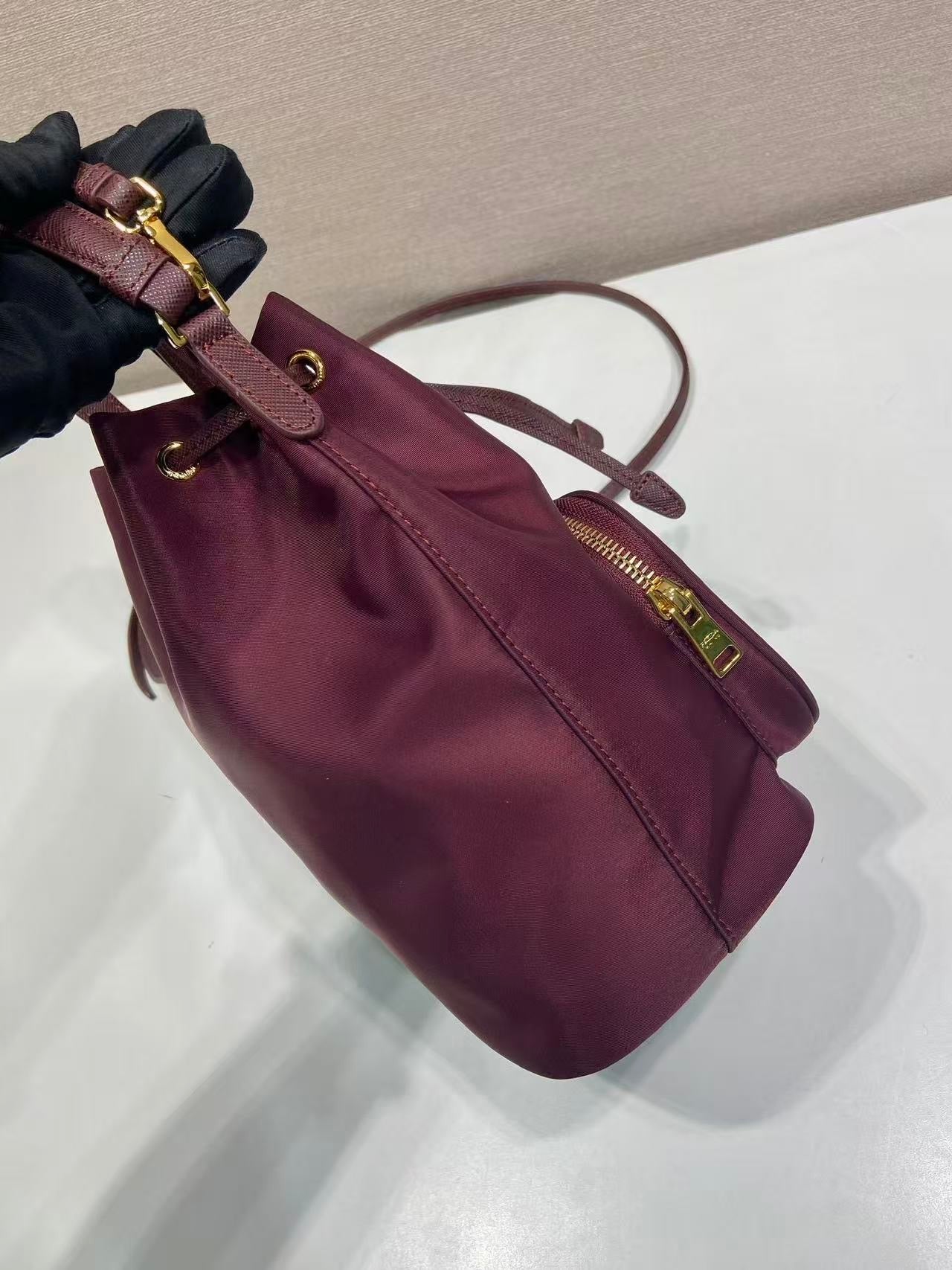 Borsa modello pouch