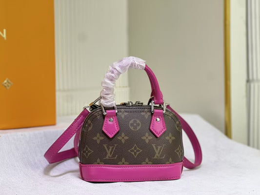 Borsa modello Nano Alm