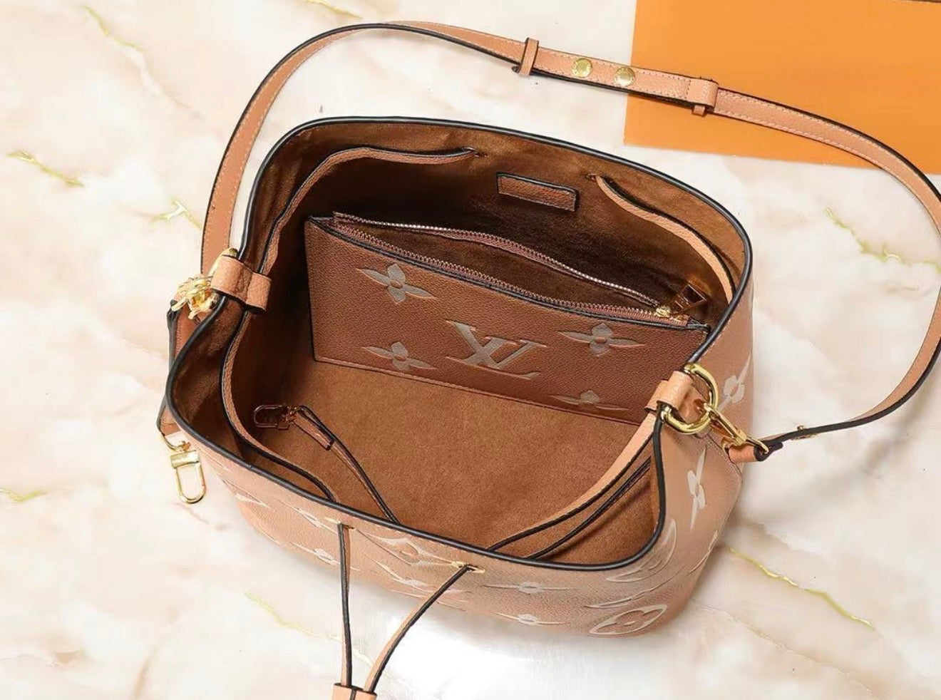 Borsa modello Neonoe