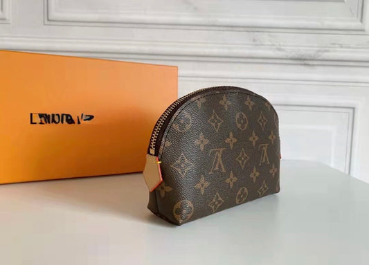 Pochette cosmetics